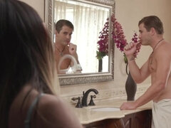 18, Asiatisk, Brunett, Sperma shot, Långt ner i halsen, Familj, Slick, Fitta