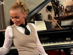 Amatør, Røv, Kvinde dominans, Hæle, Skolepige, Sokker, Spanking, Uniform