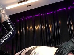 In den arsch, Sadomasochismus, Schönheit, Domination, Extrem, Faustfick, Latex, Strapon