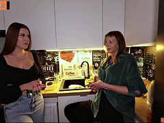 Enthousiasteling, Anaal, Mooie dikke vrouwen, Grote lul, Grote mammen, Pijpbeurt, Rijpe lesbienne, Tieten likken