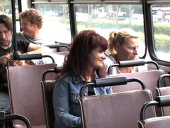 18, Amatör, Buss, Långt ner i halsen, Naturliga tuttar, Tonåring, Tuttar, Våt