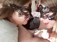 Amaterji, Moški z dvema ženskama, Najstnice, Trojček