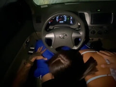 Amateur, Morena, Coche, Masturbación, Orgasmo, Pequeña, Pov, Público