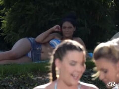 큰 가슴, 흑인, 가슴이 큰, 레즈비언, 밀프, 야외의, 보지