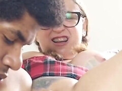 Amatoriale, Anale, Pompino, Sborrata, Fetish, Interrazziale, Calzini, Tatuaggi