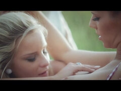 Blondýna, Líbání, Přírodní, Bradavky, Venku, Kalhotky, Strip, Kuřba sání