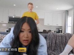 Asiatisch, Arsch, Blasen, Vollbusig, Gesichtssitzen, Frau frau mann, Lecken, Milf