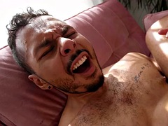 Anál, Bdsm, Kuřba, Gay, Honění, Seřezání, Tetování