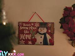 큰 음경, 오랄섹스, 흑갈색 머리, 하드코어, 계모, 청소년