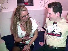 Γερμανός, Ώριμη γυναίκα, Έφηβος, Τρίο