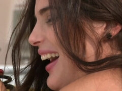 Incroyable, Anal, Brunette brune, Faciale, Branlette thaïlandaise, Interracial, Maigrichonne, Nénés