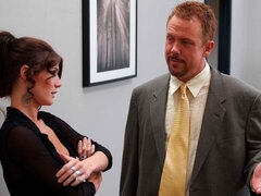 Culo grosso, Pompino, Brunetta, Da dietro, Leccata, Rasata, Tatuaggi, Ragazza