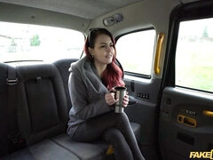 Duży tyłek, Obciąganie, Samochód, Naturalne cycki, Na wolnym powietrzu, Rudowłosa, Nastolatki, Cycki