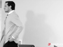 아메리카인, 큰 가슴, 흑갈색 머리, 피어싱, 보지, 현실, 짧은 머리, 문신