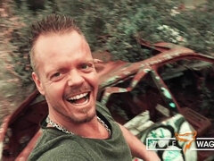 Iso perse, Blondi, Pulska, Takaapäin, Luonnolliset tissit, Ulkona, Todellisuus, Ajeltu