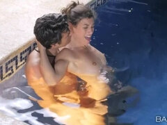 Mačiatko, Brunetka, Pár, Péro, Európskej, Priateľka, Krátke vlasy, Španielskej