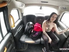Inked brunette bitch Sharlotte Thorne fucks a kinky cabbie