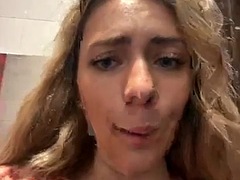 Leie, Tussi, Blondine, Masturbation, Im freien, Öffentlich, Solo, Titten