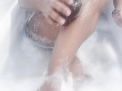 I Wash My Body in the Bath (2025)