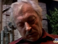 Gros seins, Blonde, Sucer une bite, Gorge profonde, Embrassement, Seins naturels, Adolescente