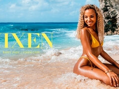 Noire, Sucer une bite, En levrette, Branlette thaïlandaise, Interracial, Embrassement, De plein air, Adolescente