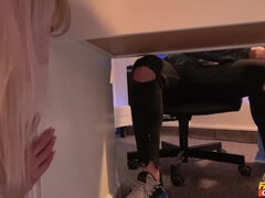 Blonde, Sucer une bite, Gorge profonde, Léchez, Mère que j'aimerais baiser, Police, Chatte