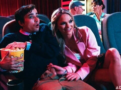 Culo grande, Verga grande, Mamada, Estilo perrito, Tetas naturales, Afeitado, Adolescente, Tetas