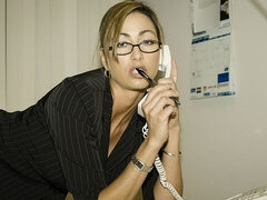 Amatőr, Tekintélyes didik, Szőke, Maszti, Érett feleség, Titkárnő, Rövid haj, Egyedül