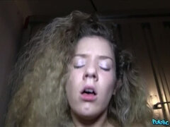 Sucer une bite, Tromperie, Couple, En levrette, Branlette thaïlandaise, De plein air, Pov, Public