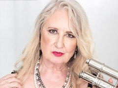 Amatorka, Duży tyłek, Duże cycki, Blondynka, Palcówka, Masturbacja, Dojrzałe, Odpędzanie