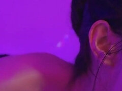 Bad, Grosse titten, Blasen, Spermaladung, Fussjob, Milf