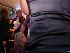 Påklädda, Klubb, Docka, Mellanrasig, Orgie, Porrstjärnor, Satäng, Swingers