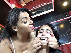 Bdsm, Brasiliansk, Fötter, Latina, Lesbisk, Mogen, Milf, Tonåring