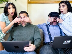 18, Velika rit, Velik kurac, Fafanje, Dva para, Naravne joške, Najstnice, Joške