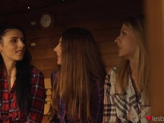 Sort, Brunette, Lesbisk, Naturlige bryster, Udendørs, Fisse, Bryster, Snugkigger