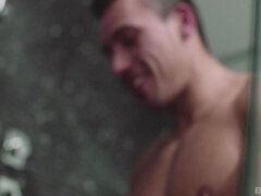 Salle de bains, Gros seins, Brunette brune, Doigter, Maigrichonne, Nénés