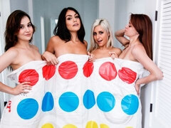 Give finger, Kysse, Onani, Naturlige bryster, Fisse, Stripning, Teenager, Bryster