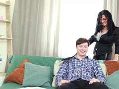 18 χρονον, Μεγάλα βυζιά, Μελαχροινή, Σκληρό, Ώριμη