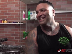 Μεγάλα βυζιά, Μελαχροινή, Βυζαρού, Ηδ, Πραγματικότητα, Ελαφρύ, Τατουάζ, Βυζιά