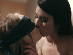 Bruinharig, Hd, Lesbisch, Moeder die ik wil neuken, Tiener, Tieten likken