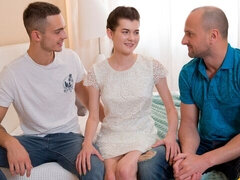 Traseiro, Morena, Corno manso, Transar de quatro, Lambendo, Raspar depilar, Adolescente, Tetas