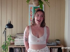 Amateur, Britannique, Lunettes, Lesbienne, Masturbation, Culottes ou slips, Solo, Jouets