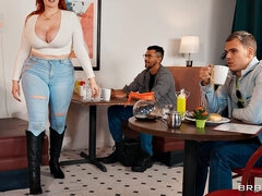 Grosse titten, Blasen, Stiefel, Braunhaarige, Jeans, Küssen, Tanga, Flotter dreier