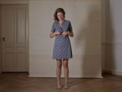 Regular girls, not actresses, strip completely naked for a mainstream documentary -  Venus (2016)