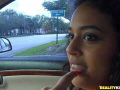 Iso perse, Iso kulli, Isot tissit, Suihinotto, Auto, Takaapäin, Tumma, Ulkona