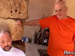 Negroa, Loiroa, Corno manso, Jato de porra, Dona de casa, Marido, Xoxota, Gritar