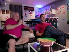 Babe, Brunette, Ansiktssperm, Hd, Naturlige bryster, Ridning, Tattovering, Pupper