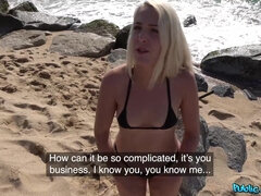 Americano, Bikini, Mamada, Morena, Corridas, Polla, Al aire libre, Público