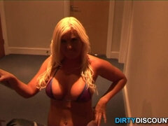 Amatööri, Blondi, Spermashotti, Käsihoito, Kotitekoinen, Alusvaatteet, Näkökulma pov