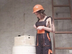 Leie, Braunhaarige, Fingern, Masturbation, Im freien, Solo, Entkleiden, Titten